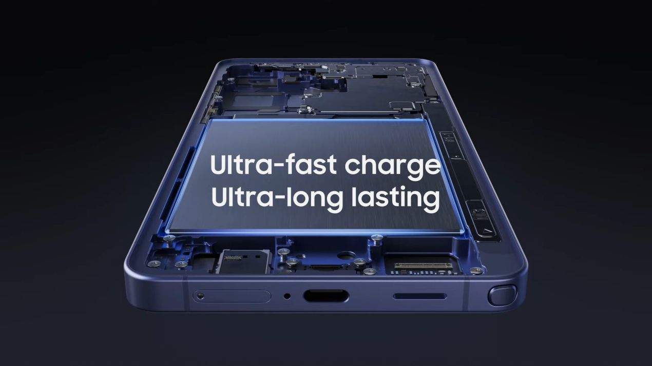 Galaxy S26 Ultra 充電功率提升到 60 W,充電時間更短,急著出門也不怕 Galaxy S26 Ultra 充電功率提升到 60 W,充電時間更短,急著出門也不怕