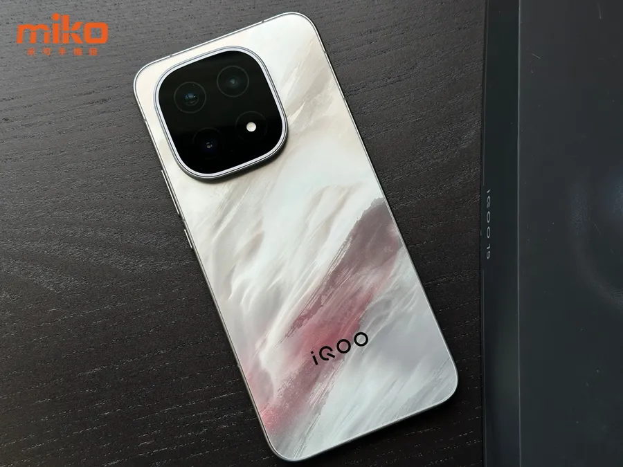 iQOO 15 電競手機推薦 處理器 散熱 電池 規格比較