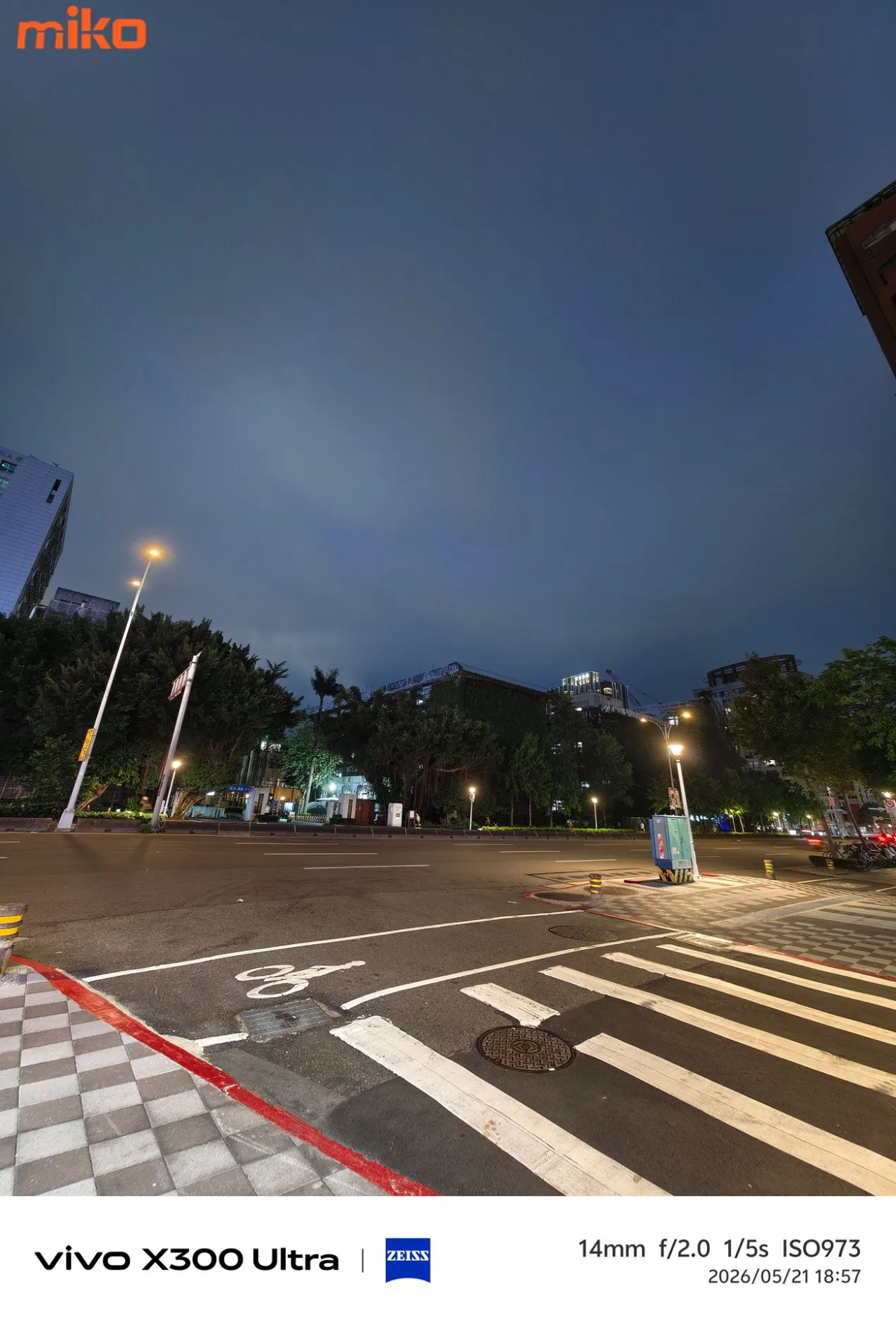 night-14mm-vivo-x300-ultra