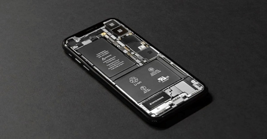 盤子還是 CP 值真高？  iPhone 16e 開箱評測：外觀 | 效能 | 相機