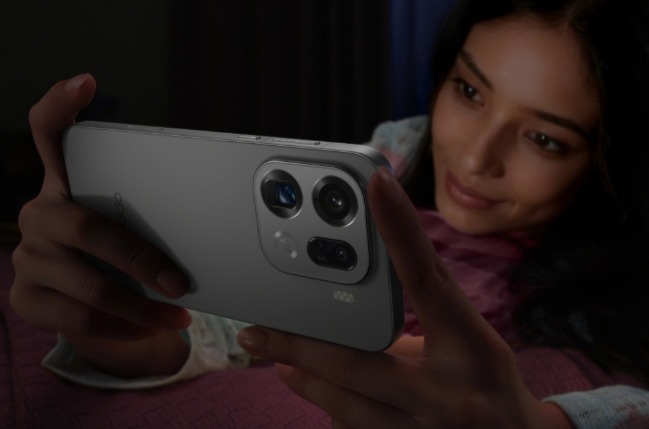 OPPO Find X9 Pro 處理器:MediaTek Dimensity 9500 (3nm) 處理器 作業系統:搭載 ColorOS 16(Android 16) RAM/儲存:16GB + 512GB 機身尺寸/重量:161.26 × 76.46 × 8.25 mm、224 g 重